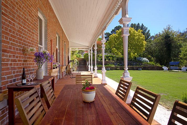 Отель Ugbrooke Country Estate Lower Dashwood Экстерьер фото